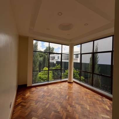 5 Bed Townhouse with En Suite in Lavington image 5