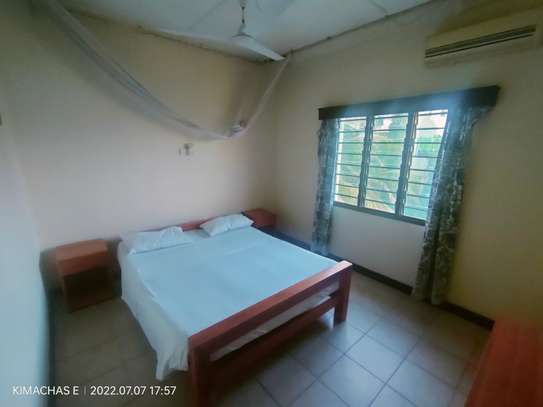 Furnished 2 Bed Apartment with En Suite at Off Links Road image 9