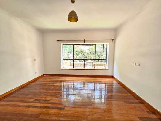 5 Bed Townhouse with En Suite in Lavington image 13