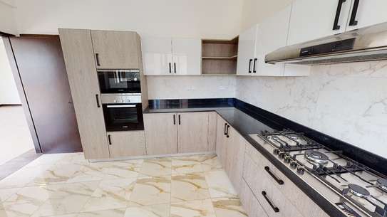 3 Bed Apartment with En Suite in Parklands image 4