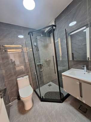 2 Bed Apartment with En Suite in Kilimani image 9