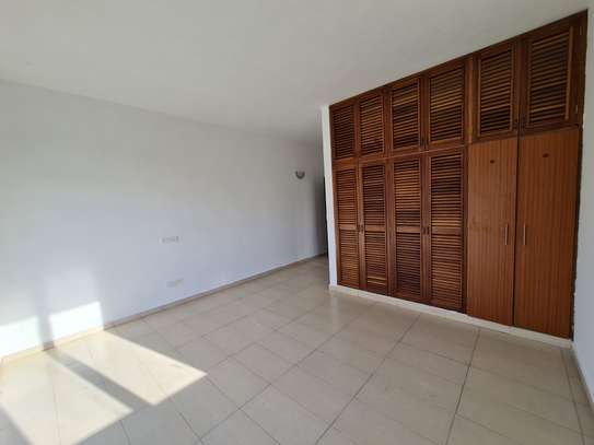 3 Bed Apartment with Aircon in Nyali Area image 1