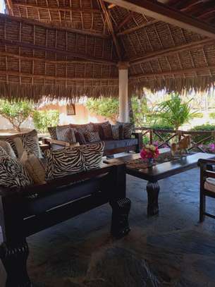 4 Bed Villa with En Suite in Malindi image 5