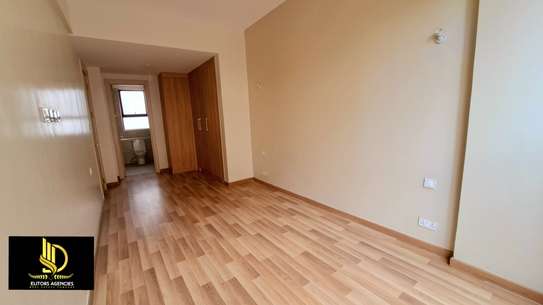 3 Bed Apartment with En Suite at 5Th Avenue image 13