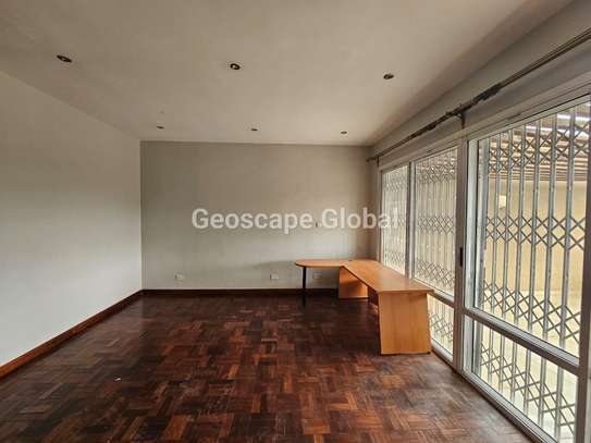 3 Bed Apartment with En Suite in Kileleshwa image 12