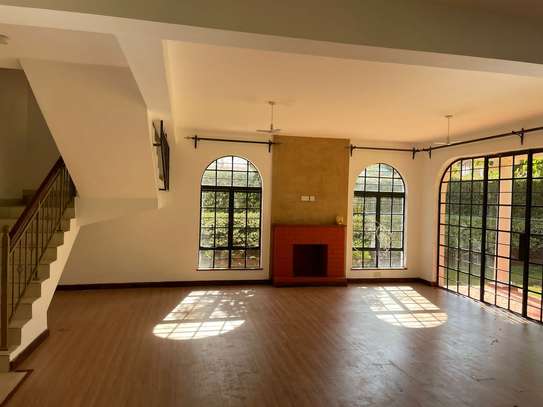 4 Bed Villa with En Suite in Kiambu Road image 17