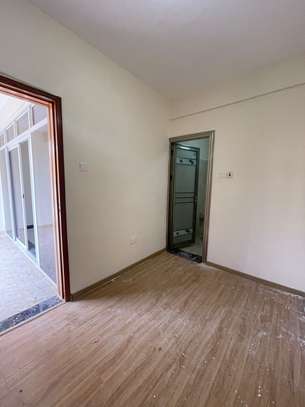 3 Bed Apartment with En Suite in Kilimani image 2