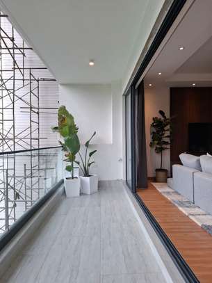 1 Bed Apartment with En Suite in Riverside image 2