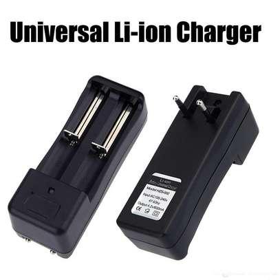 Rechargeable Battery Charger image 3