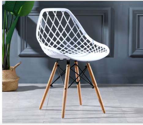 Eames Mesh Chair image 1
