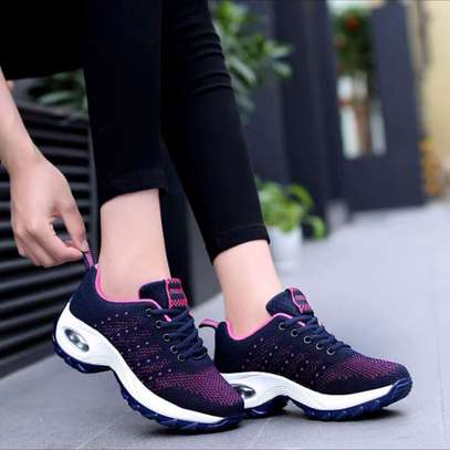 womens breathable sneakers