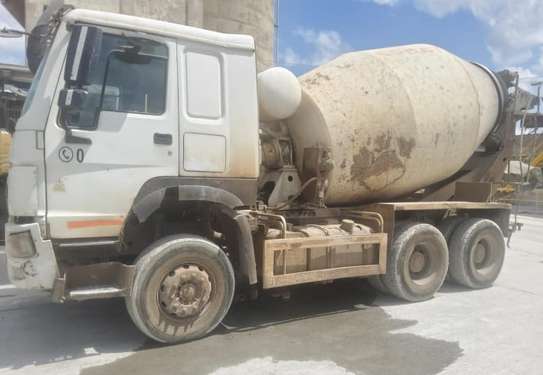 Concrete mixture Truck,,,HOWO |HOWO mixture image 3