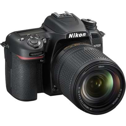 Nikon D7500 DSLR Camera with 18-140mm Lens image 2