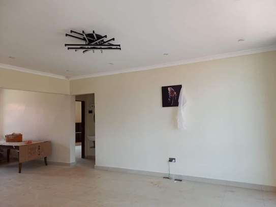 3 Bed House with Swimming Pool at Exit 16 image 3