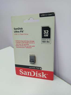 Sandisk Ultra Fit USB 3.1 Flash Drive - 32GB - Black image 1