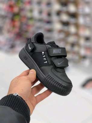 Nike kids shoe image 1