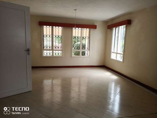 4 Bed House with En Suite at Baringo Dr image 11