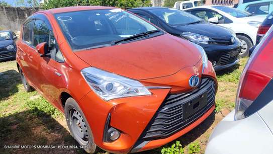 Toyota Vitz hybrid orange 2018 image 1