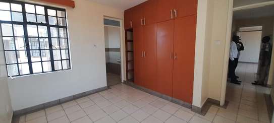 3 Bed Apartment with En Suite at Komarock image 35