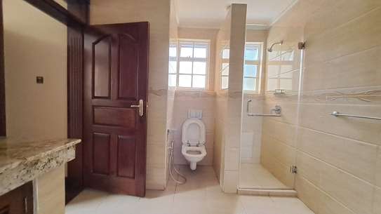 4 Bed House with En Suite in Kyuna image 8