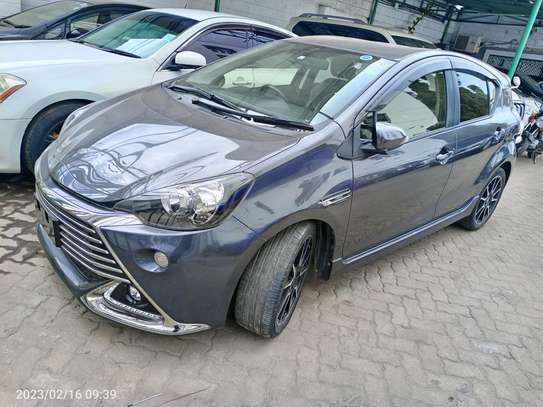 Toyota Aqua G's Grey image 5