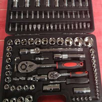 Hand tools with 108pcs socket kit colour box image 1