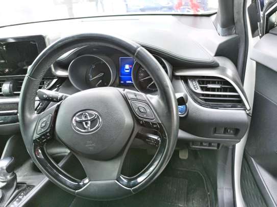 Toyota CHR image 8