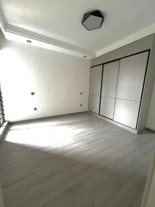 3 Bed Apartment with En Suite in Kilimani image 6