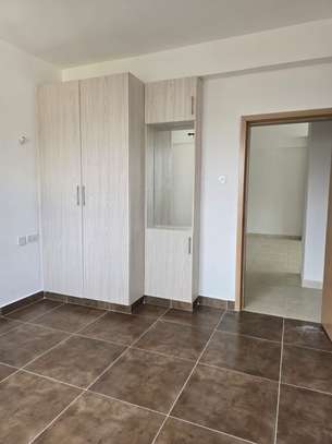 2 Bed Apartment with En Suite at 2Nd Avenue image 7