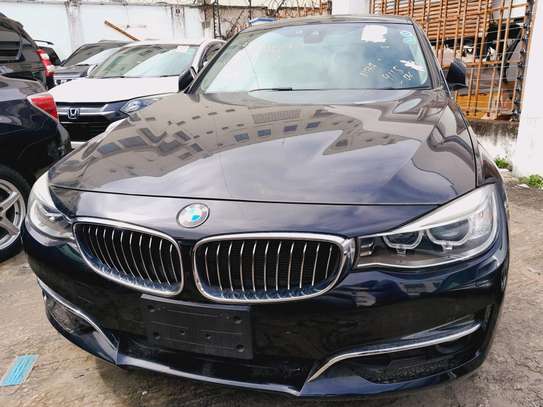 BMW 320i GT black 2016 image 1