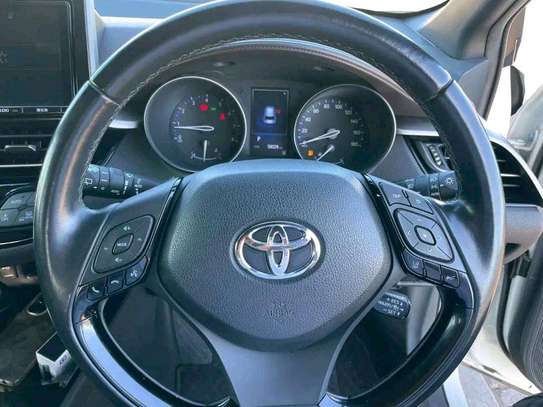 Toyota CHR fully loaded 🔥🔥🔥 image 6