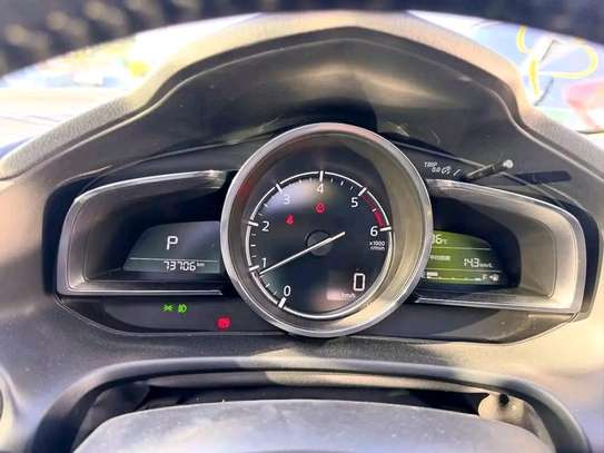 Mazda axela 2200cc Diesel 2018 Sunroof image 6