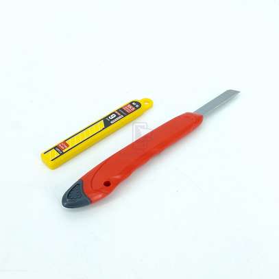 Small 9mm Retractable Box Cutter Knife with 11 Blades image 4