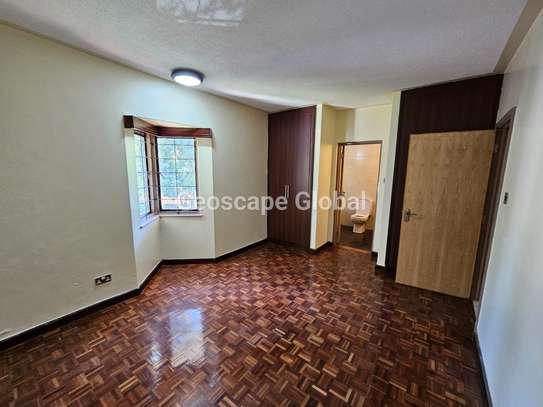 4 Bed Apartment with En Suite in Riverside image 13