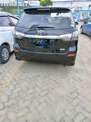 Toyota wish black image 4
