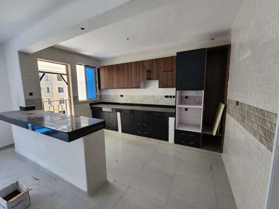 3 Bed Apartment with En Suite at Oleander Drive image 5