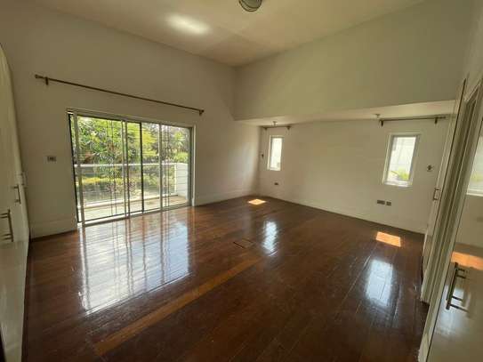 Serviced 3 Bed Apartment with En Suite in Westlands Area image 8