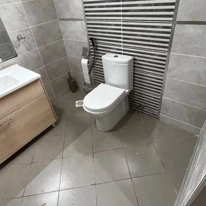 3 Bed Apartment with En Suite in Rhapta Road image 18