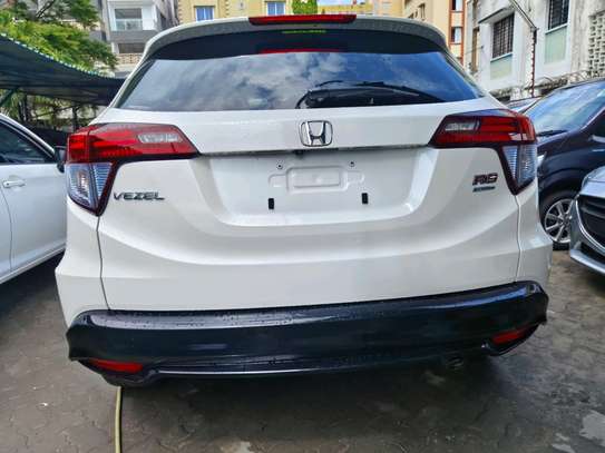 Honda Vezel hybrid RS white 2018 image 9