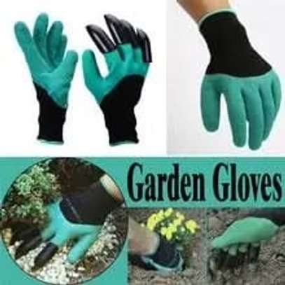 Durable claw gardening gloves  per pair image 1