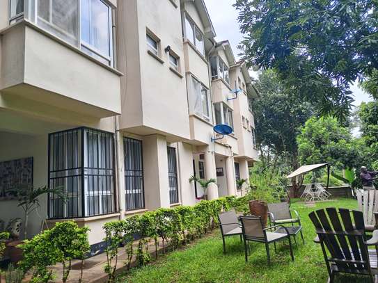 2 Bed Apartment with En Suite at Farm image 2