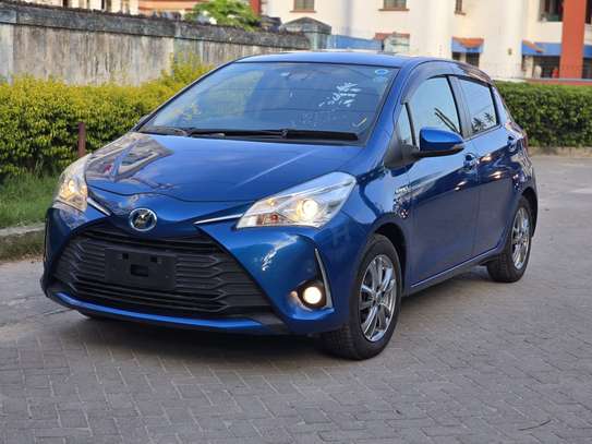 Toyota vitz 1500cc Hybrid 2018 image 1