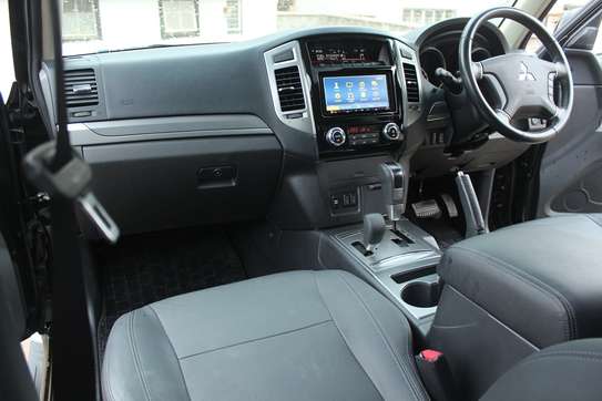 Mitsubishi Pajero V98W Leather Sunroof 2019 79,000 Kms image 5
