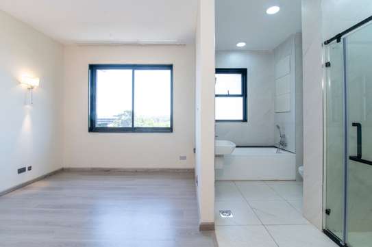 2 Bed Apartment with En Suite in Westlands Area image 5