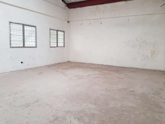 0.9882 ft² Warehouse with Parking in Industrial Area image 3