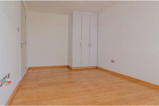 3 Bed Apartment with En Suite in Thika Road image 8