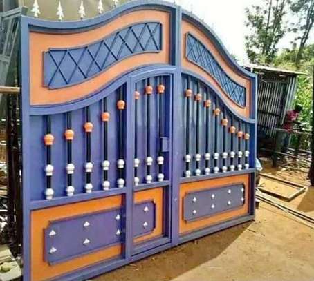 Sleek and modern super quality gates image 2