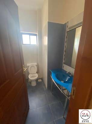 Serviced 3 Bed Apartment with En Suite at Kileleshwa image 12