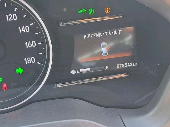 Honda Vezel Hybrid 4wd White 2018 image 8