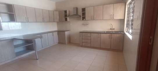 Serviced 3 Bed Apartment with En Suite at Kileleshwa image 6
